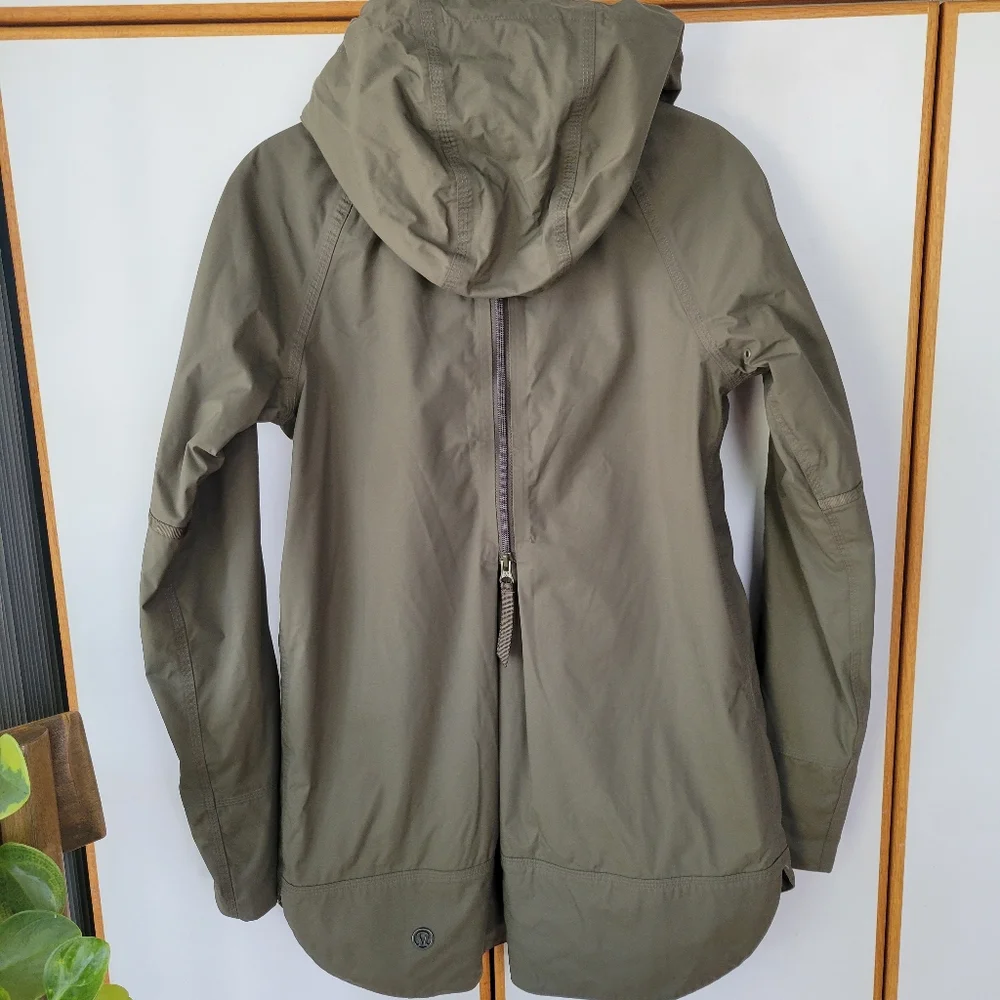 Lululemon Fo Drizzle Jacket 4 Olive Fatigue Green Rain Coat Hooded